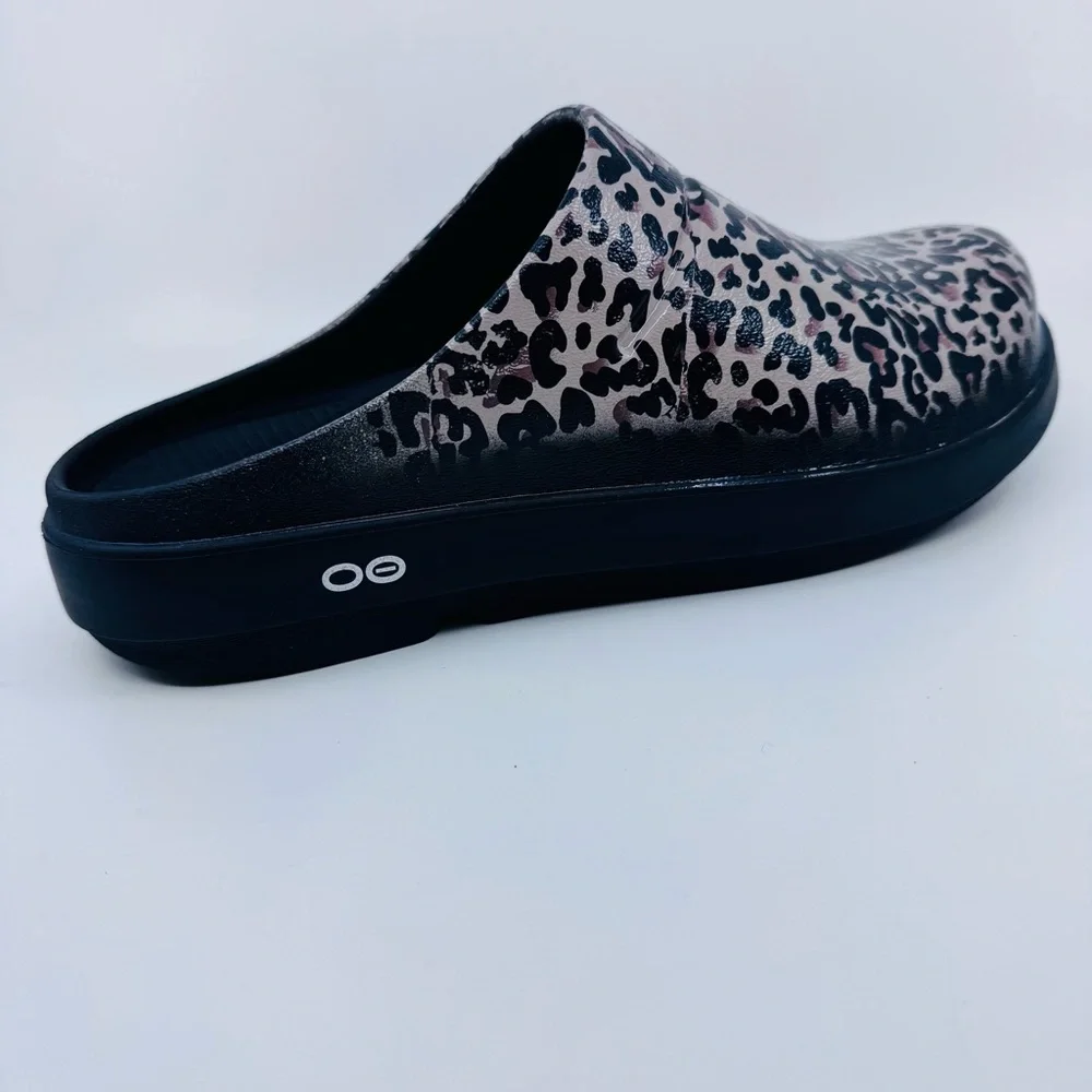 OOFOS slip clog